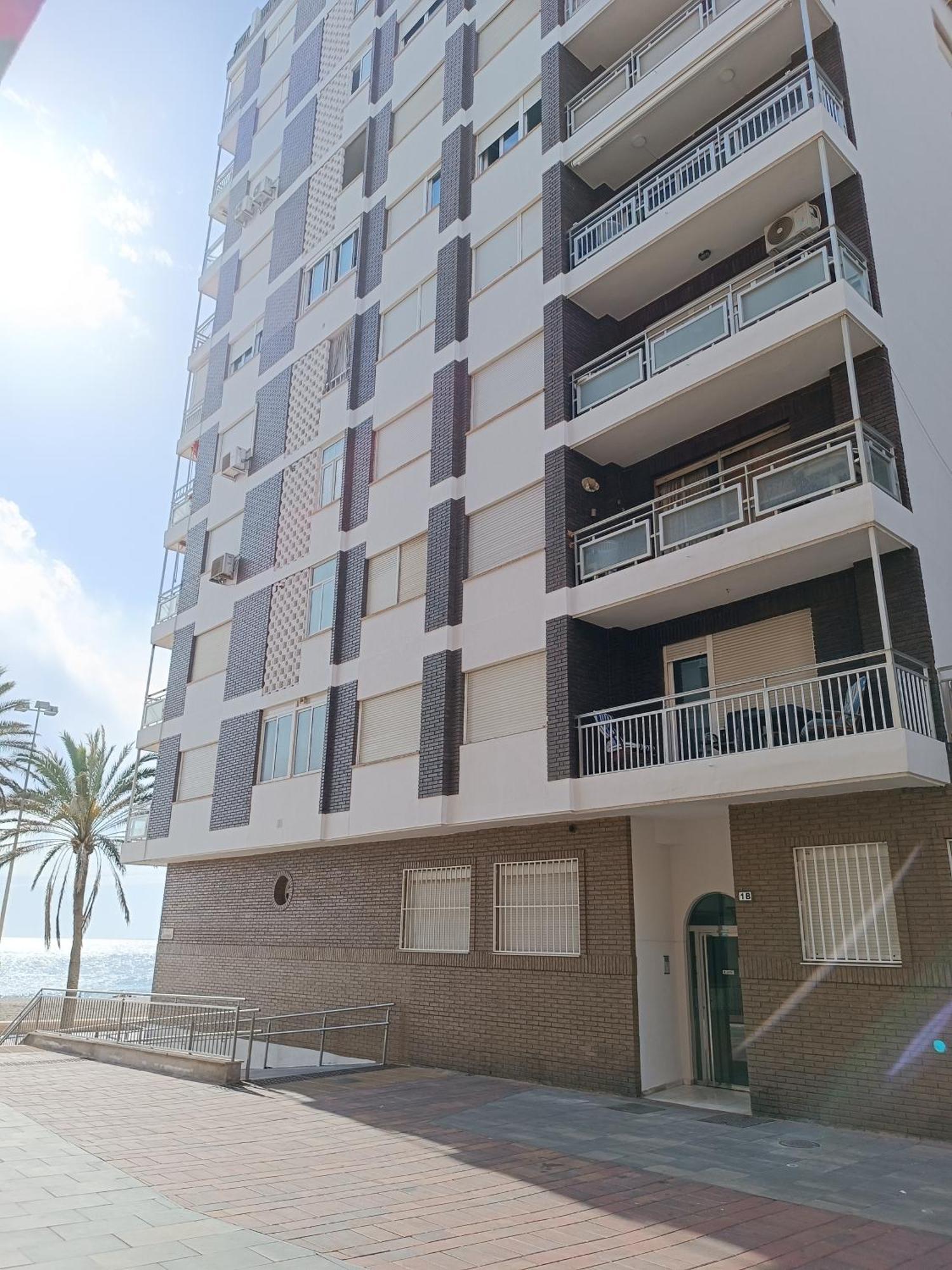 Piso Primera Linea Playa Almeria Exterior photo